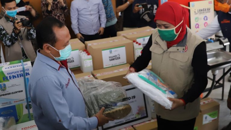 Bantu Berantas Corona, Yayasan Stapa Center Beri Bantuan ke Pemprov Jatim