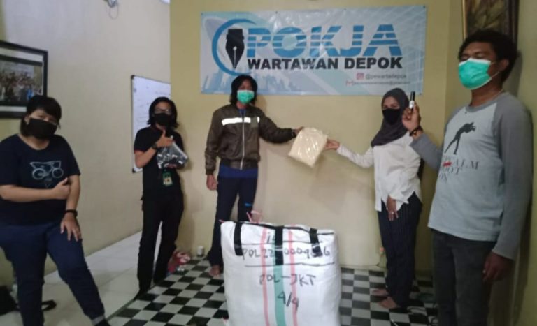 Pokja Wartawan Depok Peroleh Bantuan APD