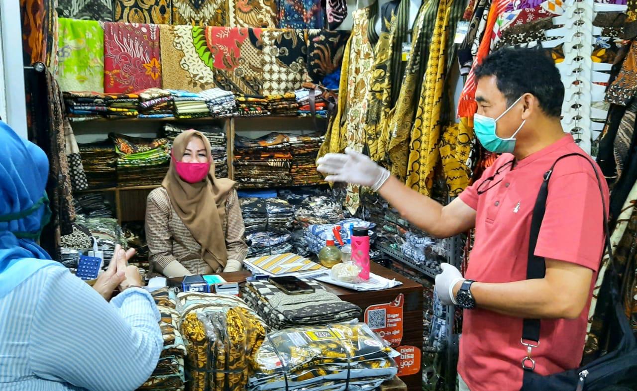 Dirut LPDB-KUMKM Tinjau Kegiatan Usaha UMKM di Pasar Beringharjo - MONITOR