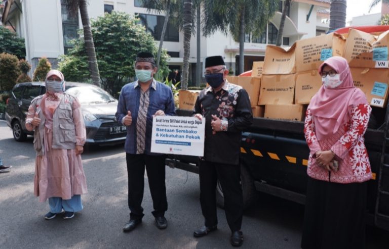 Bantu Warga Depok Terdampak Covid-19, Biman Foundation Bagikan Ratusan Paket Sembako