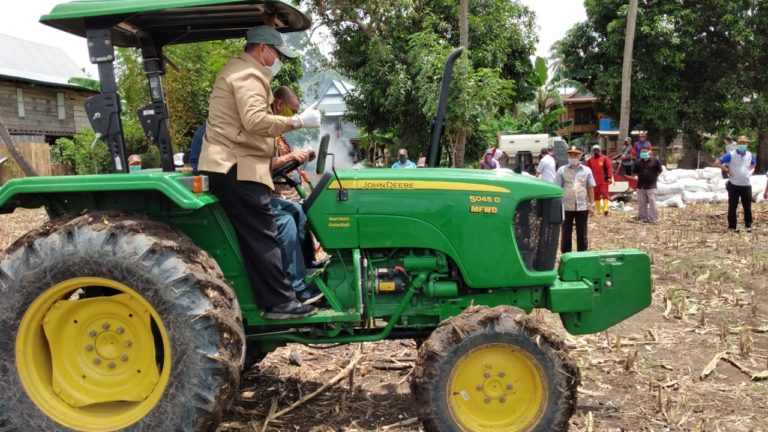 Petani Kabupaten Wajo Panen Raya dan Langsung Tanam