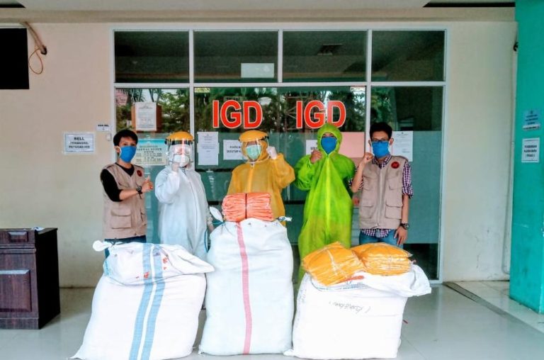 Tim None Peduli siapkan 1.000 APD untuk Tenaga Medis di Makassar