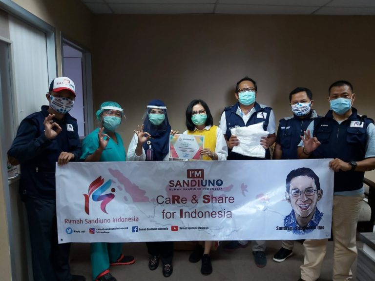 Relawan Sandiaga Uno Sebar 1 Ton Beras Bantuan untuk Warga Jakarta