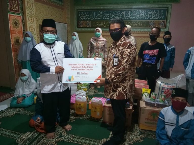 BNI Peduli Salurkan Sembako ke Tiga Panti Asuhan di Depok