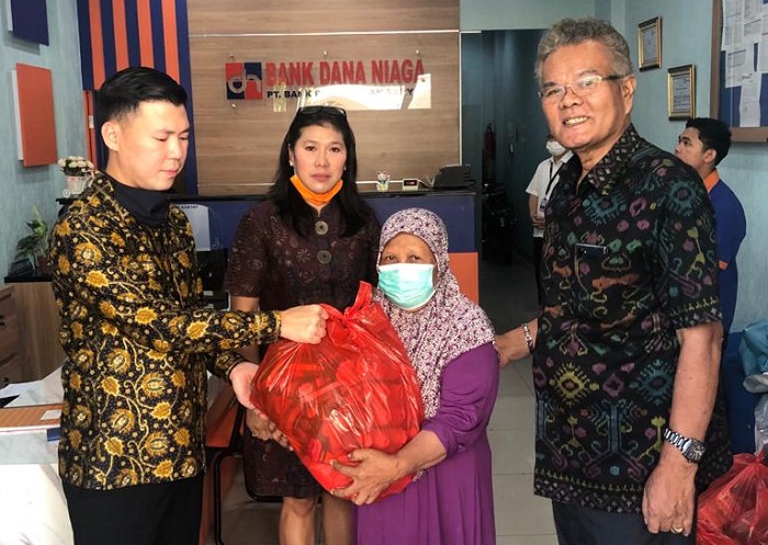 Warga Jakarta Barat Sumringah Nikmati Sembako CSR Dana Niaga