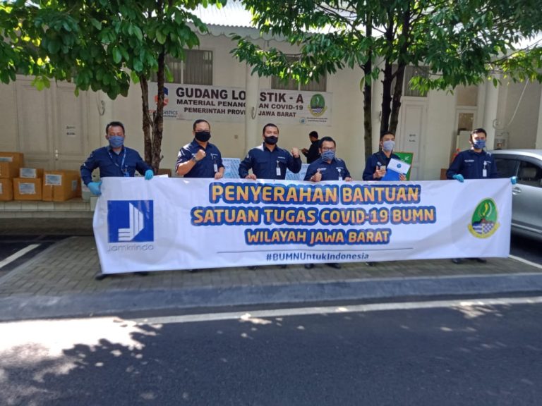 Sinergi BUMN, Jamkrindo Salurkan Bantuan APD di Jabar