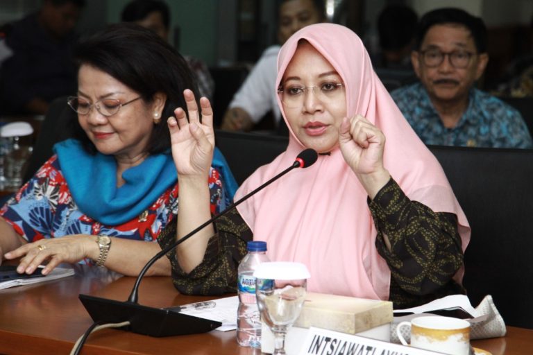 Senator Desak Pemerintah Segera Terbitkan Juknis Khusus Penangan Corona di Desa