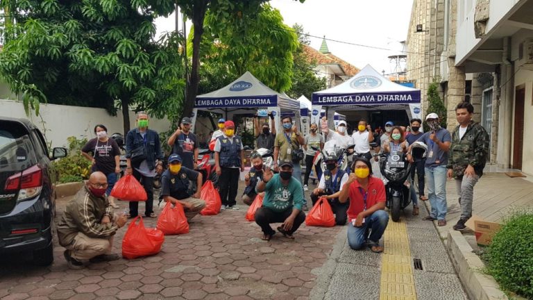 Keuskupan Jakarta Bagikan 37.000 Makanan Siap Saji untuk Pekerja Terdampak Covid-19