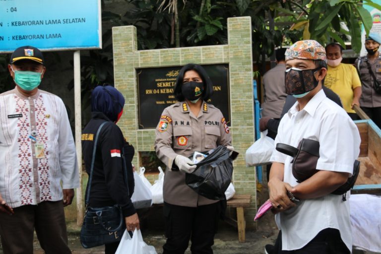 Polwan STIK Gelar Aksi Berbagi di Tengah Pandemi Covid-19