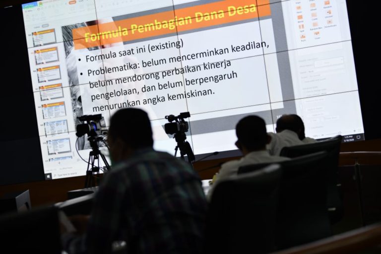 Mendes PDTT Surati Kepala Daerah yang Lamban Tangani BLT Dana Desa