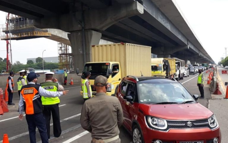 Jasa Marga Putar Balik 8.013 Kendaraan di Tol Cikampek Kembali ke Jakarta