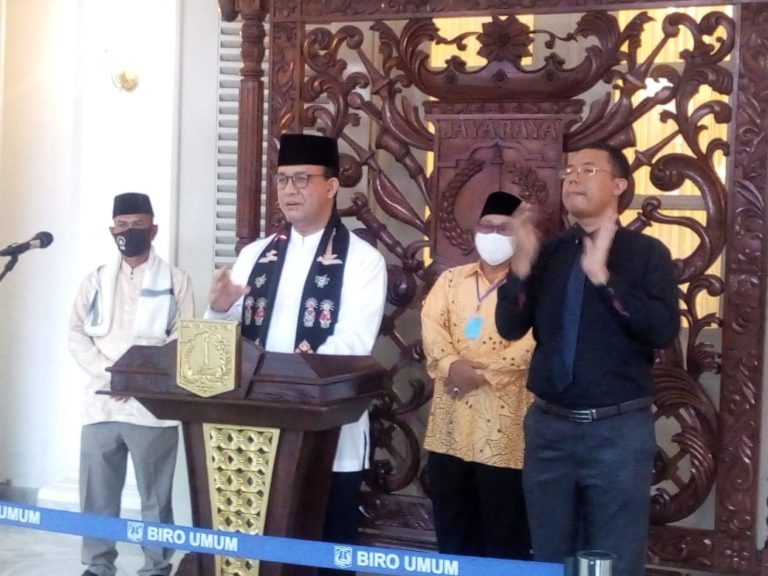 Larang Warga Takbir Keliling, Anies: Takbiran di Masjid Dibatasi Lima Orang
