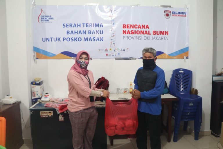 Jasa Marga Bagikan Ribuan Makanan Siap Santap di Wilayah Jakarta Timur