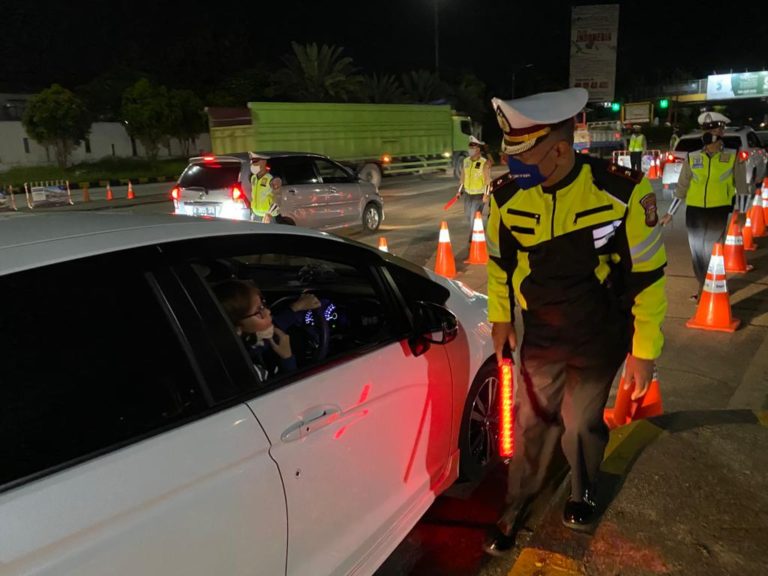 Bahaya Mudik Saat Pandemi hingga Tindakan Tegas Aparat Kepolisian