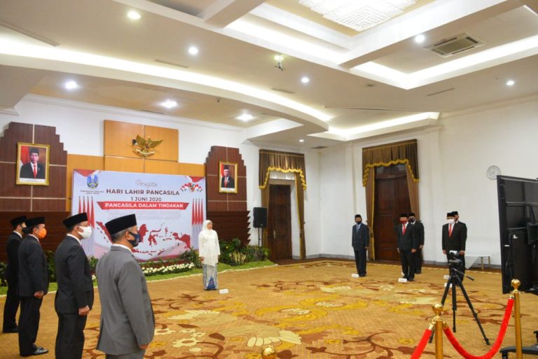 Hari Lahir Pancasila, Khofifah: Momentum Perkuat Solidaritas dan Gotong Royong