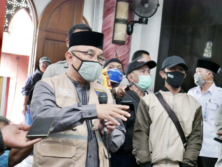 Masjid Depok Dibuka, Warga Bisa Laksanakan Salat Jumat Berjamaah Kembali