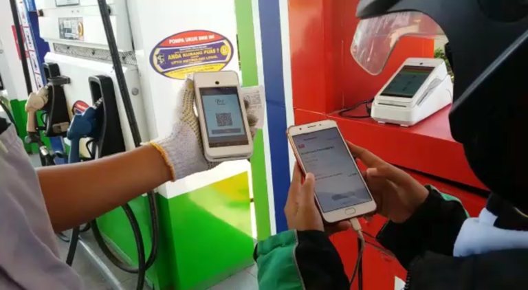 Terapkan Protokol Covid-19, Pertamina Uji Coba Transaksi Non-tunai di Surabaya