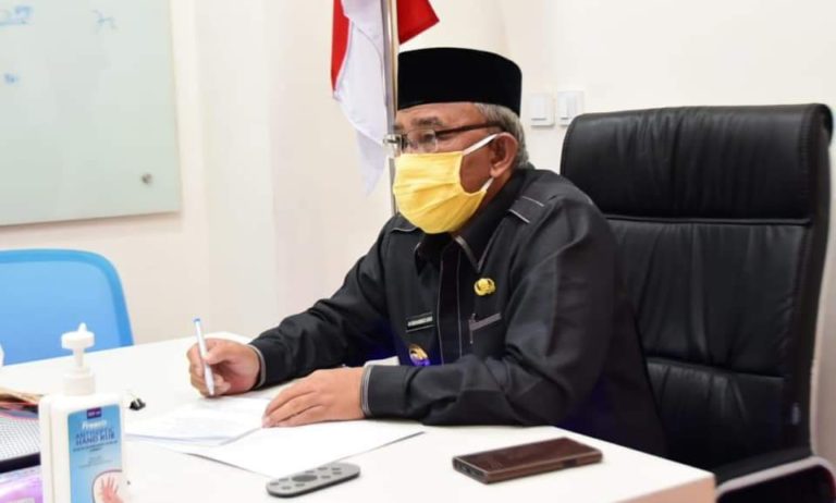 Sukseskan Program KB, Wali Kota Depok Raih Penghargaan