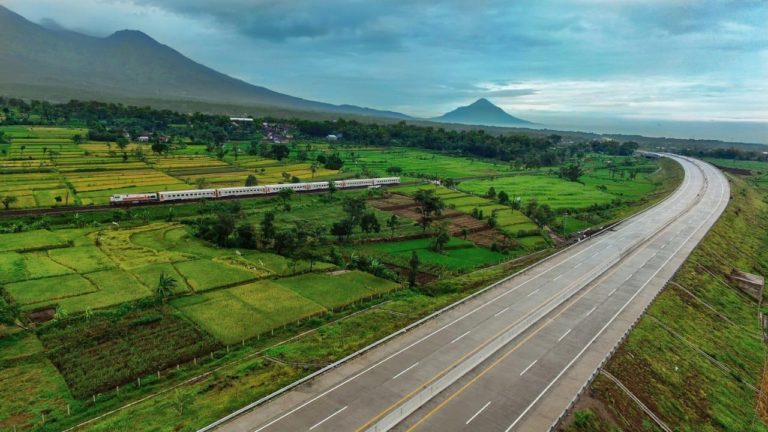 Tol Pandaan-Malang Raih Sertifikat Green Toll Road Indonesia Level Gold Plus