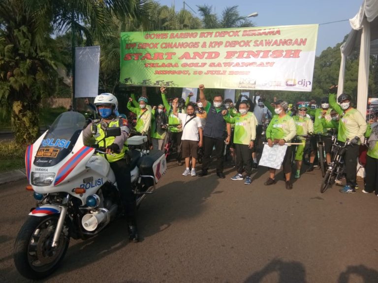 IKPI Depok gowes dan Sosialisasi Taat Bayar Pajak