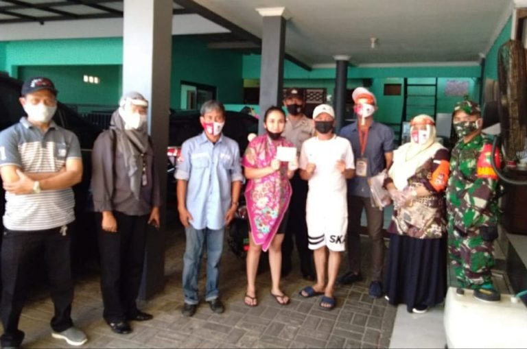 KPU Depok Lakukan Coklit di Rumah Ayu Ting Ting