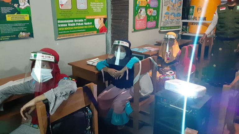 Rumah Belajar Online LPBI NU Bangil Mudahkan Siswa Belajar