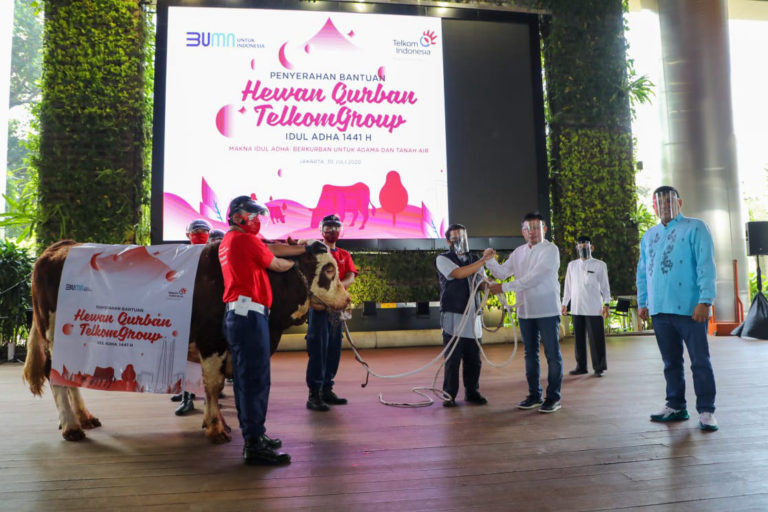 TelkomGroup Salurkan Lebih dari 1.000 Hewan Kurban di Seluruh Indonesia