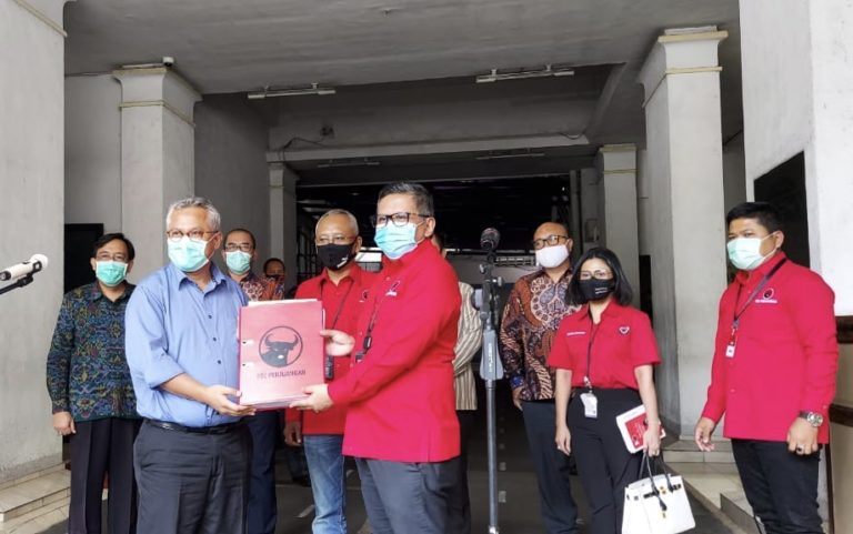 Siap Hadapi Pilkada Serentak 2020, PDIP Serahkan Data Kepengurusan Daerah ke KPU