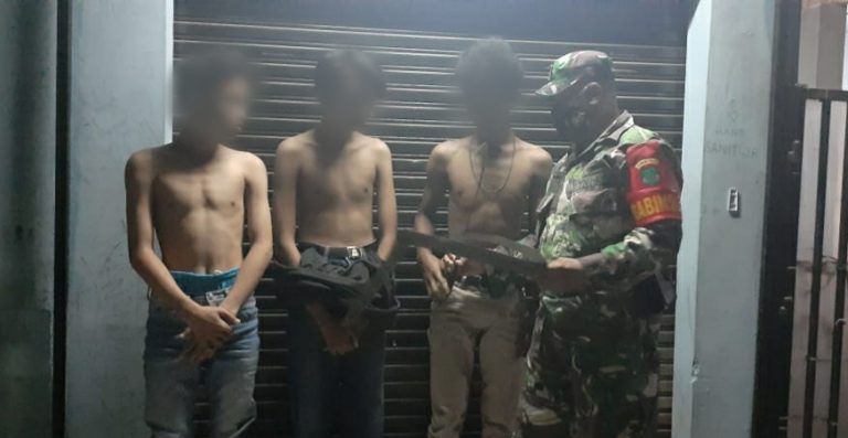 Bawa Celurit, Tiga Remaja di Depok Diamankan Personel TNI