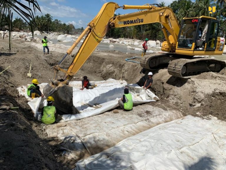 Kementerian PUPR Bangun Tanggul Sementara Cegah Banjir Bandang di Luwu Utara