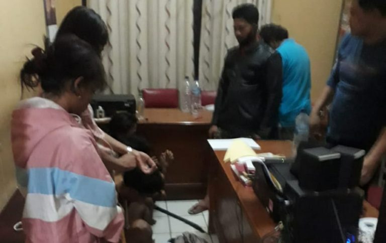 Pesta Miras, Muda Mudi di Depok Setengah Bugil saat Digerebek