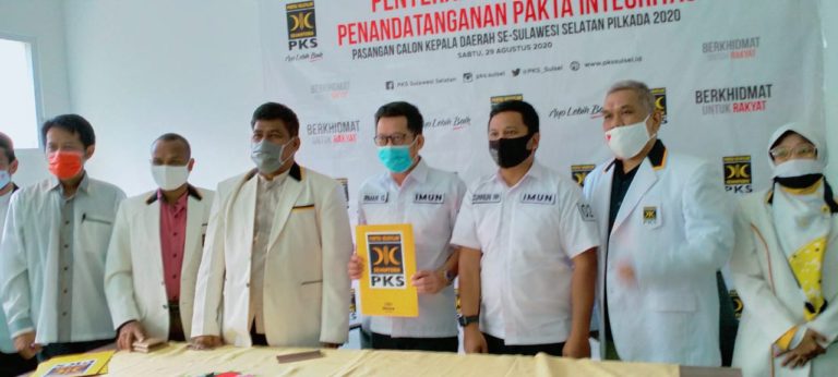 Serahkan B.1-KWK, PKS Solidkan Kader Menangkan None-Zunnun