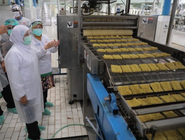 Khofifah: Industri Manufaktur dan UMKM  Jadi Andalan Pemulihan Ekonomi Jatim