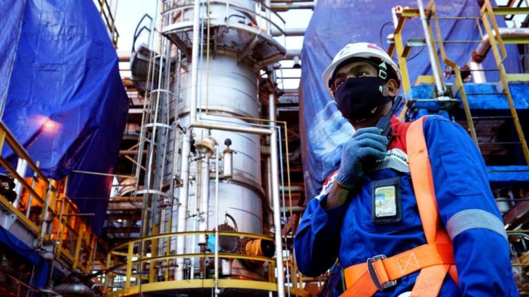 Gotong Royong Lawan Pandemi, Pekerja Pertamina Kini Jadi Covid Ranger