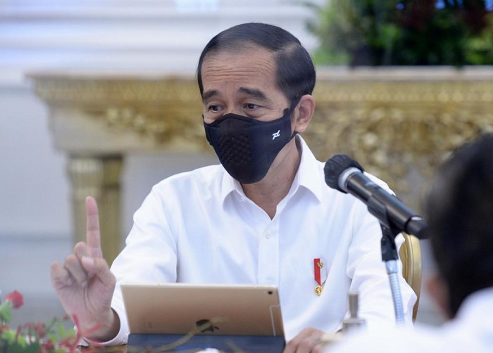 Jokowi Minta Anak Buahnya Kerja Keras Tangani Covid-19