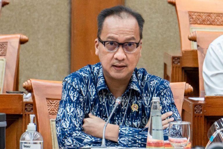 Menperin Imbau Aktivitas Pekerja di Luar Pabrik Perlu Dipantau