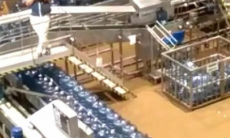 Banjir Bandang, Fasilitas Produksi Aqua di Sukabumi Dihentikan Sementara