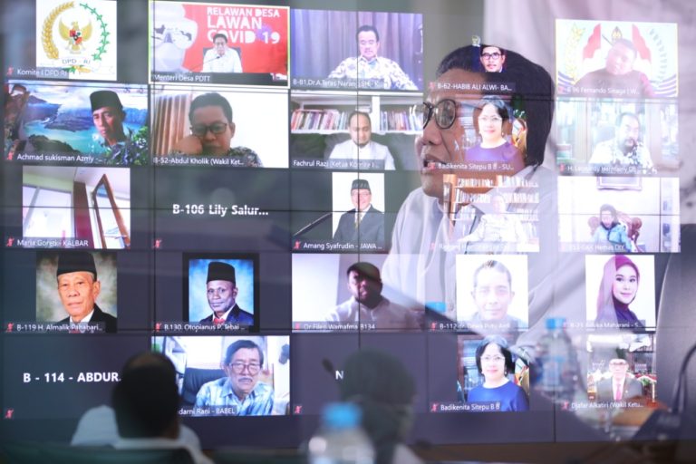 Kepada Senator DPD, Mendes Pastikan BLT Dana Desa Tepat Sasaran