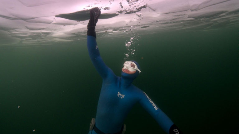Wow! Atlet Free Diving Rusia Pecahkan Rekor Menyelam Sedalam 111 Meter