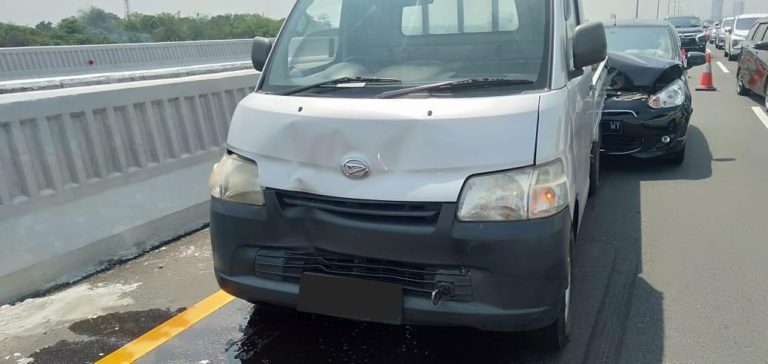 Ada Kecelakaan di Jalan Tol Japek Elevated, Jasa Marga Imbau Pengendara Antisipasi Jarak