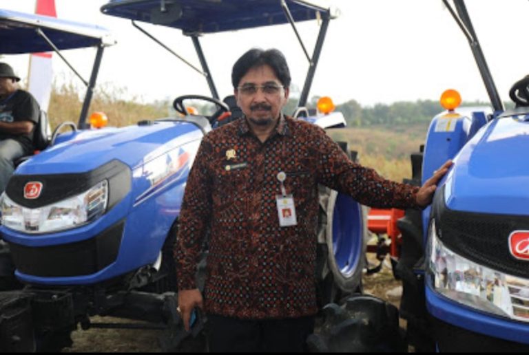 Kementan Perkuat Pertanian Blitar dengan Bantuan Alsintan
