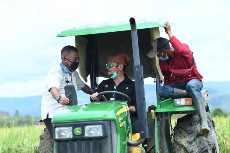 Mentan Syahrul Pantau Jalanya Produktivitas Pertanian di Pulau Buru
