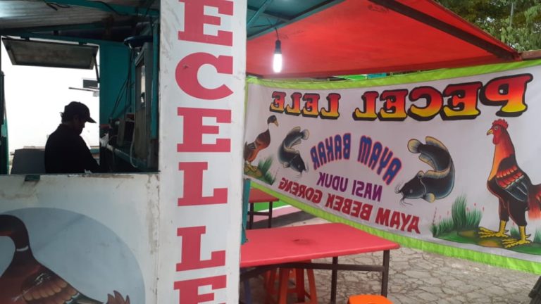 Dinilai Merakyat, Pedagang Pecel Lele Ini Idolakan Pradi Supriatna