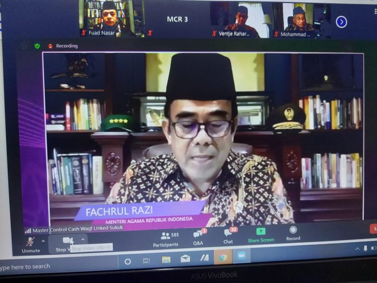 Menag Ajak Makmurkan Negeri dengan Keberkahan Wakaf