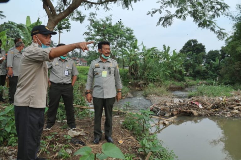Rusak Imbas Banjir, Kementan Bakal Rehabilitasi Jaringan Irigasi Tersier di Sukabumi