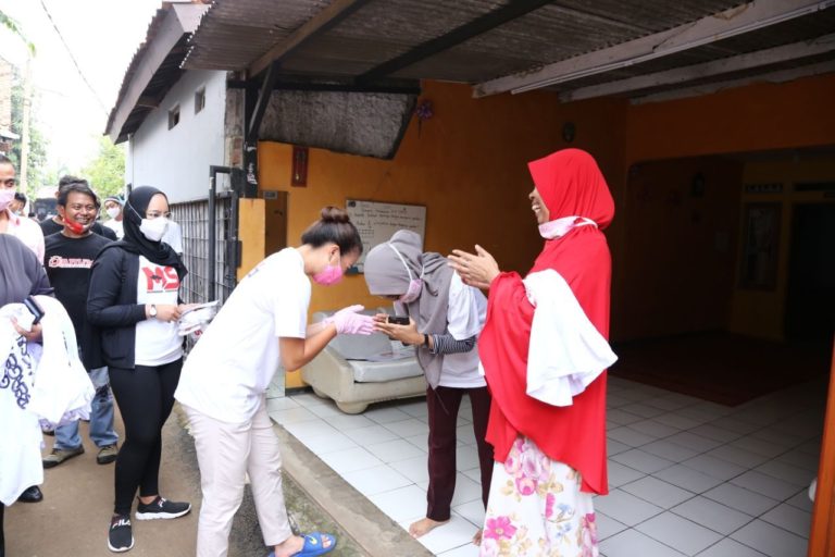 Muhamad-Saraswati Janji Siapkan Rp750 Ribu Tiap Bulan untuk Guru Honorer