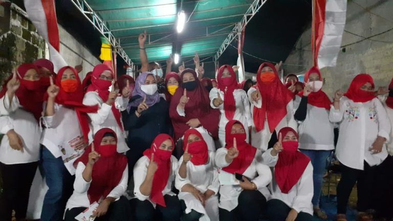 Tertarik Program Berobat Gratis Modal KTP, Emak-Emak di Depok Dukung Pradi-Afifah