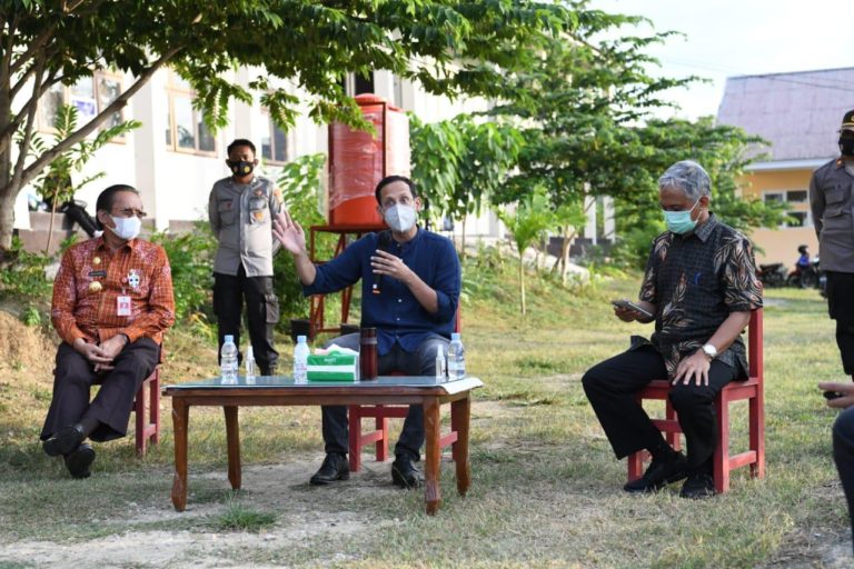 Kunjungi Palu, Mendikbud Pastikan Pemulihan Sekolah Pascagempa Lancar
