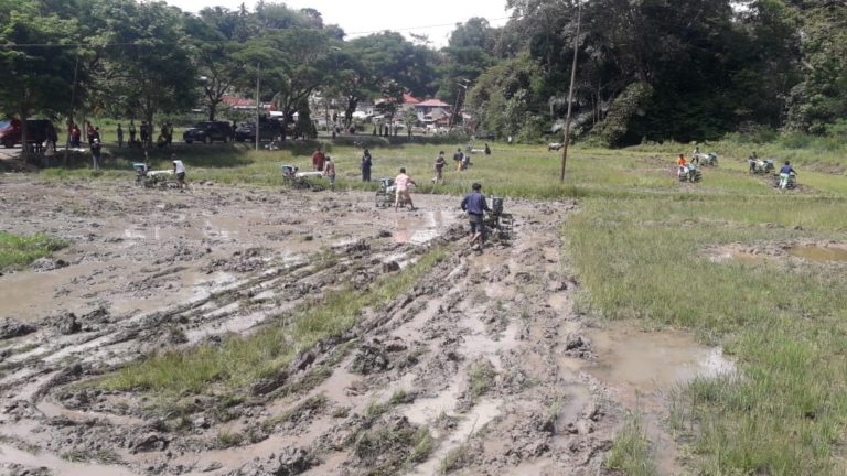 Bantuan Alsintan untuk Menarik Minat Generasi Muda Tuban