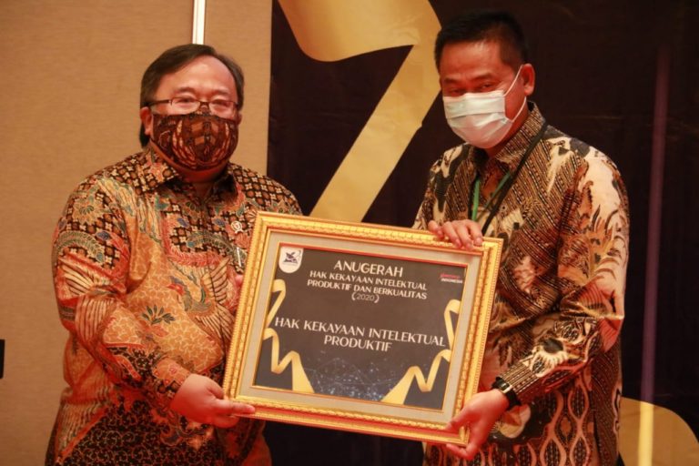 Balitbangtan Terima Anugerah Hak Kekayaan Intelektual Produktif